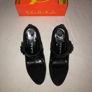 Suede leather pumps in women